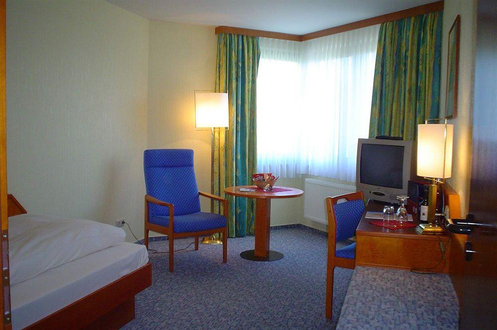 Balladins Superior Hotel Gutsmann บาด บรัมชเตดท์ ภายนอก รูปภาพ