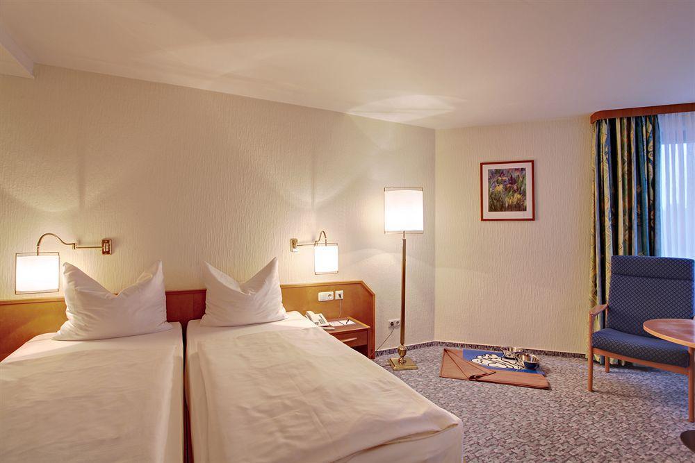 Balladins Superior Hotel Gutsmann บาด บรัมชเตดท์ ภายนอก รูปภาพ