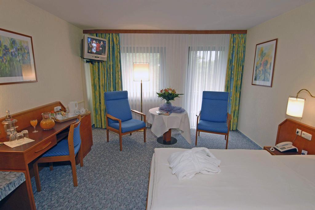 Balladins Superior Hotel Gutsmann บาด บรัมชเตดท์ ห้อง รูปภาพ