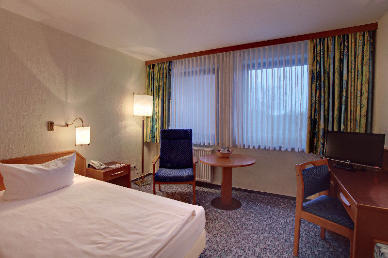 Balladins Superior Hotel Gutsmann บาด บรัมชเตดท์ ภายนอก รูปภาพ
